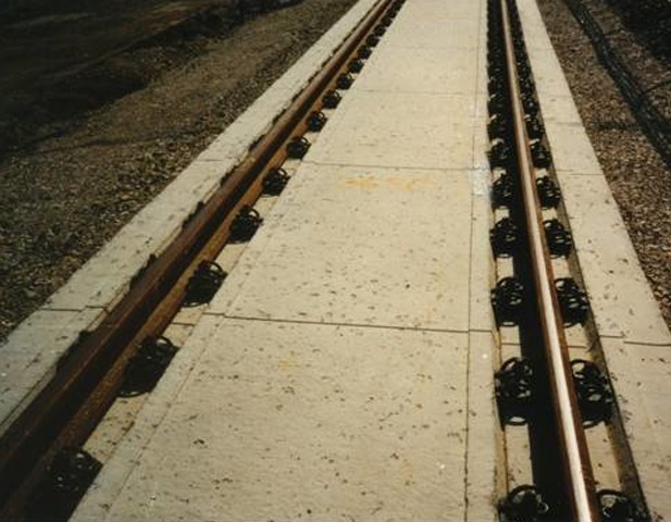 Ballastless-railway-tracks